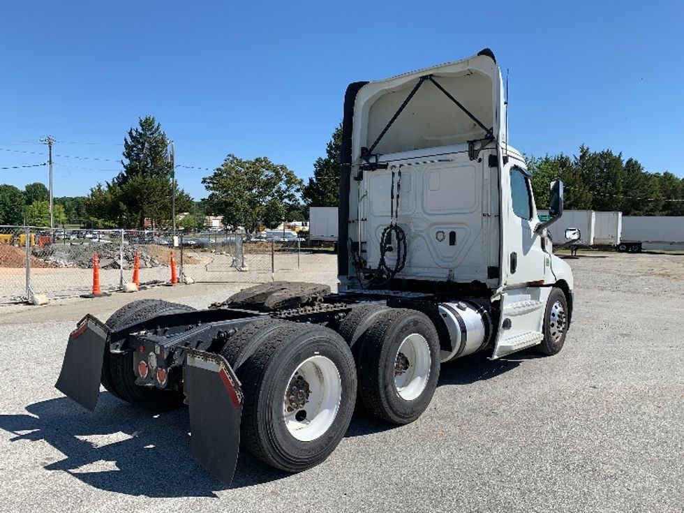 Day Cab Tractor-Heavy Duty Tractors-Freightliner-2020-T12664ST-Greensboro-NC-748,644\n\t\tmiles-$ 28,250 - Image 7