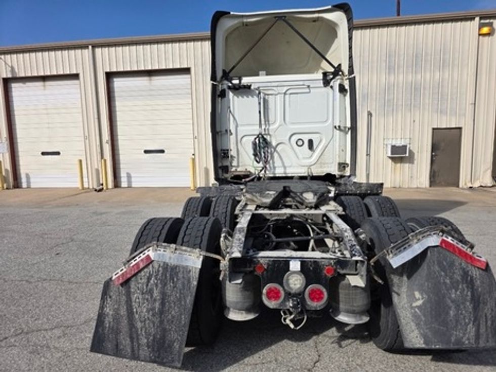 Day Cab Tractor-Heavy Duty Tractors-Freightliner-2020-T12664ST-Greensboro-NC-776,290\n\t\tmiles-$ 27,250 - Image 6