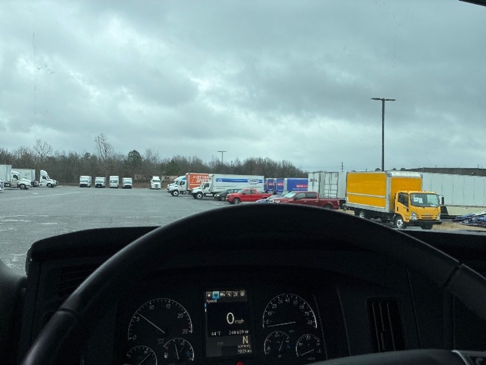 Day Cab Tractor-Heavy Duty Tractors-Freightliner-2020-T12664ST-Greenville-SC-240,809\n\t\tmiles-$ 59,750 - Image 11