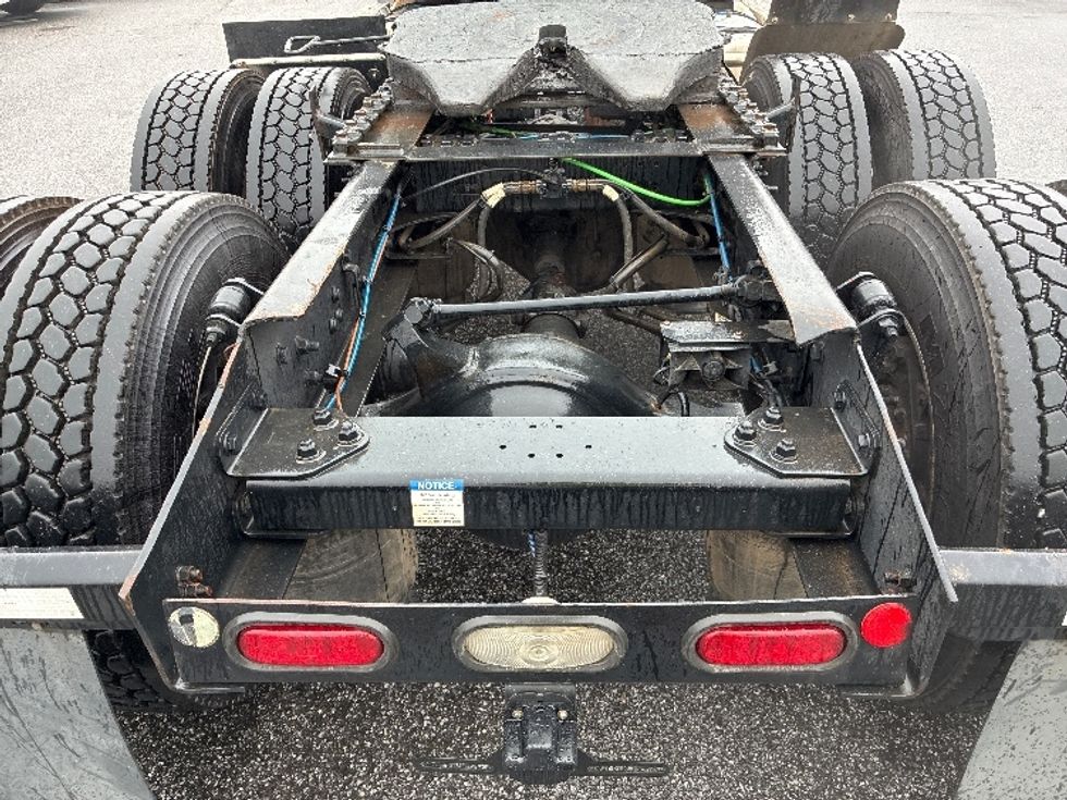 Day Cab Tractor-Heavy Duty Tractors-Freightliner-2020-T12664ST-Greenville-SC-240,809\n\t\tmiles-$ 59,750 - Image 20