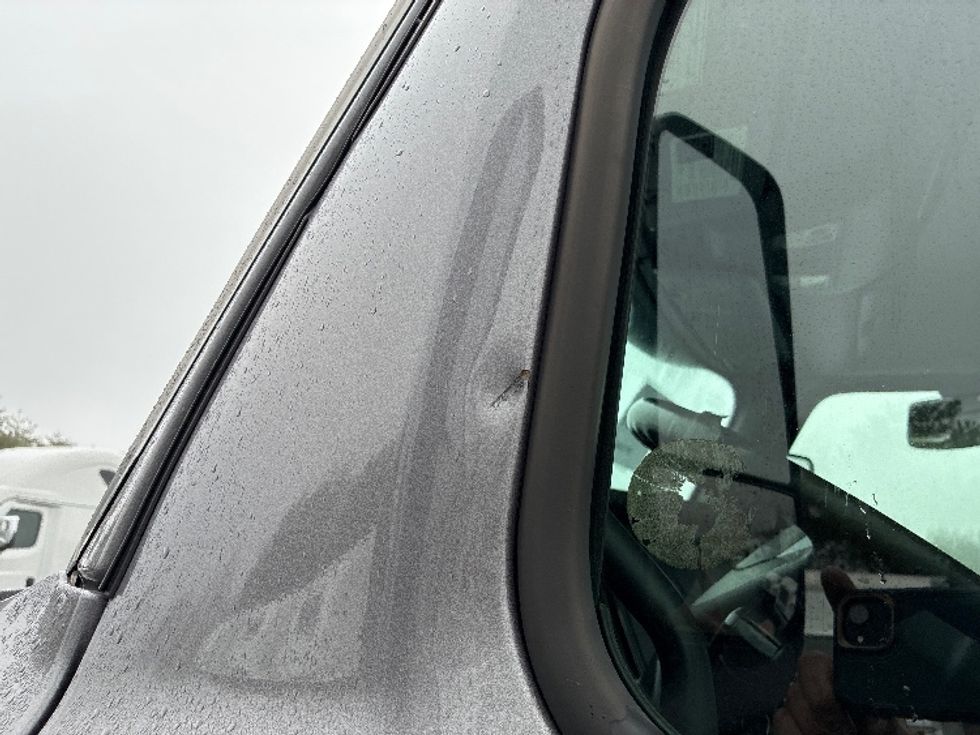 Day Cab Tractor-Heavy Duty Tractors-Freightliner-2020-T12664ST-Greenville-SC-240,809\n\t\tmiles-$ 59,750 - Image 21