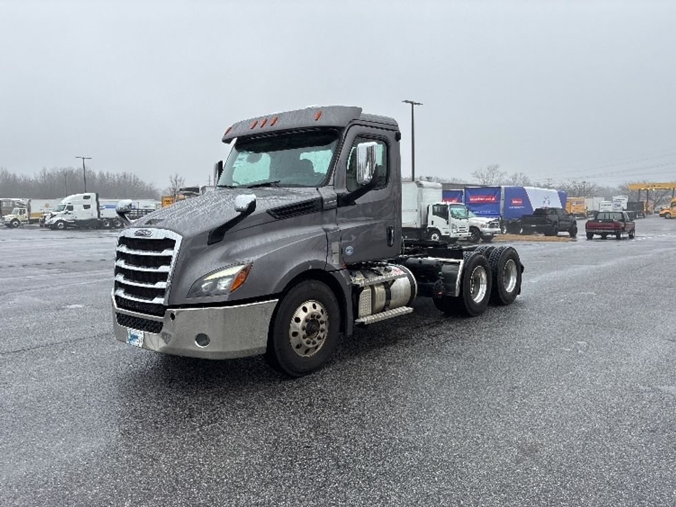 Day Cab Tractor-Heavy Duty Tractors-Freightliner-2020-T12664ST-Greenville-SC-240,809\n\t\tmiles-$ 59,750 - Image 3