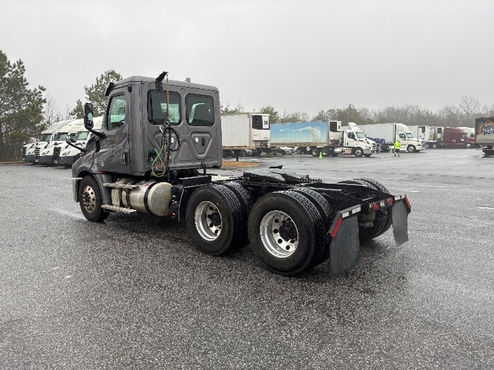Day Cab Tractor-Heavy Duty Tractors-Freightliner-2020-T12664ST-Greenville-SC-240,809\n\t\tmiles-$ 59,750 - Image 5