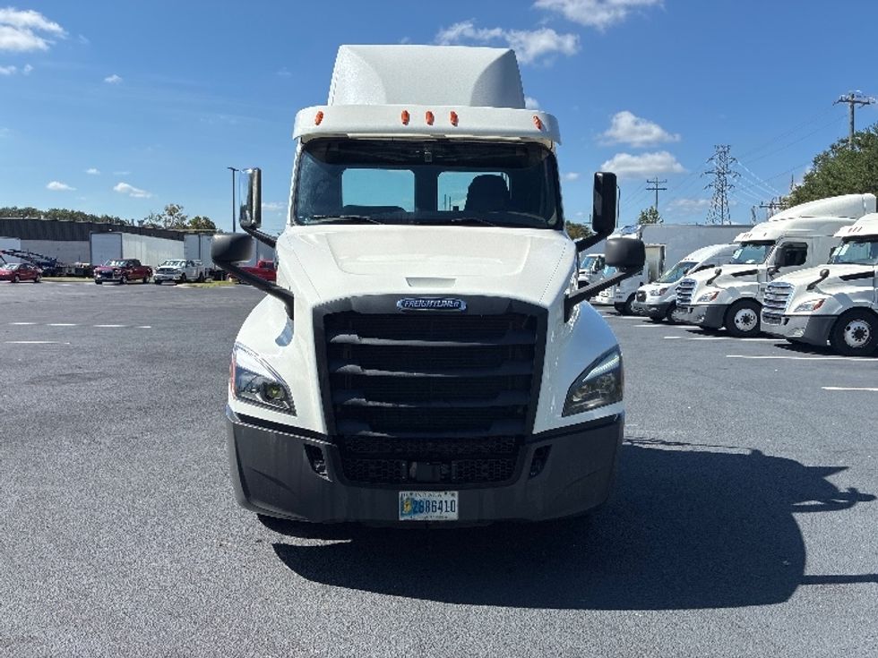 Day Cab Tractor-Heavy Duty Tractors-Freightliner-2020-T12664ST-Greenville-SC-352,042\n\t\tmiles-$ 52,000 - Image 2