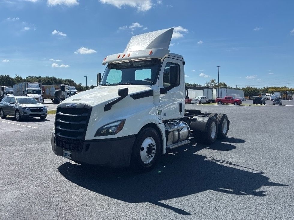 Day Cab Tractor-Heavy Duty Tractors-Freightliner-2020-T12664ST-Greenville-SC-352,042\n\t\tmiles-$ 52,000 - Image 3