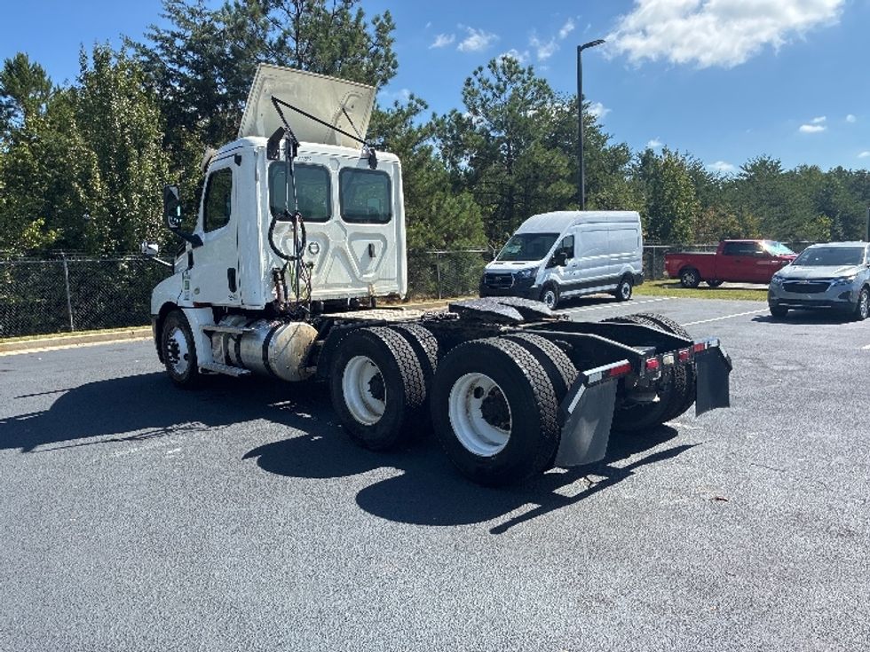 Day Cab Tractor-Heavy Duty Tractors-Freightliner-2020-T12664ST-Greenville-SC-352,042\n\t\tmiles-$ 52,000 - Image 5
