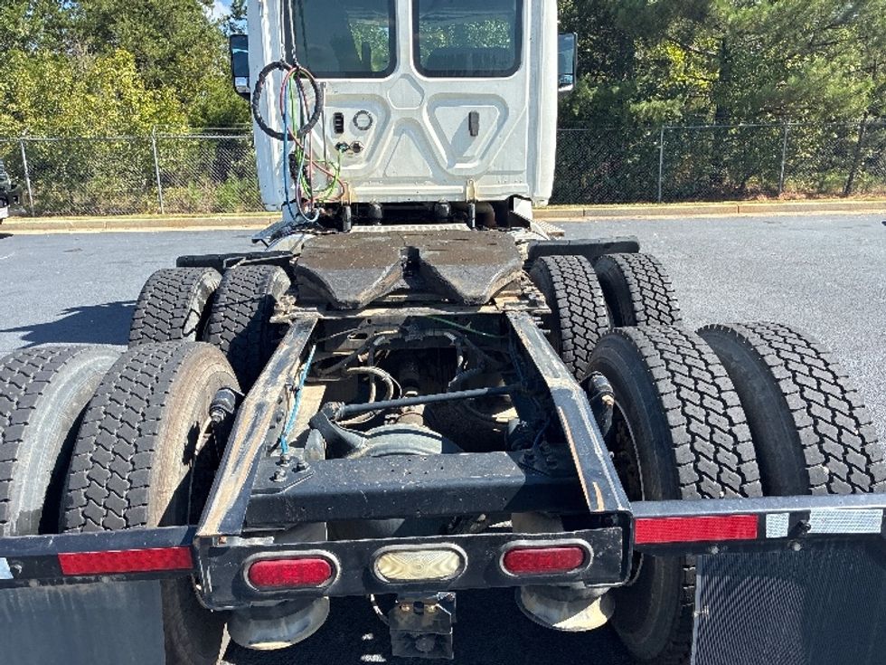 Day Cab Tractor-Heavy Duty Tractors-Freightliner-2020-T12664ST-Greenville-SC-352,042\n\t\tmiles-$ 52,000 - Image 6