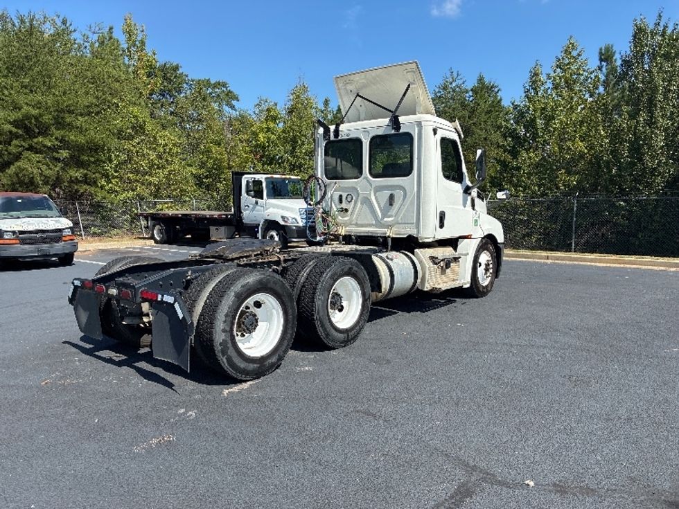 Day Cab Tractor-Heavy Duty Tractors-Freightliner-2020-T12664ST-Greenville-SC-352,042\n\t\tmiles-$ 52,000 - Image 7