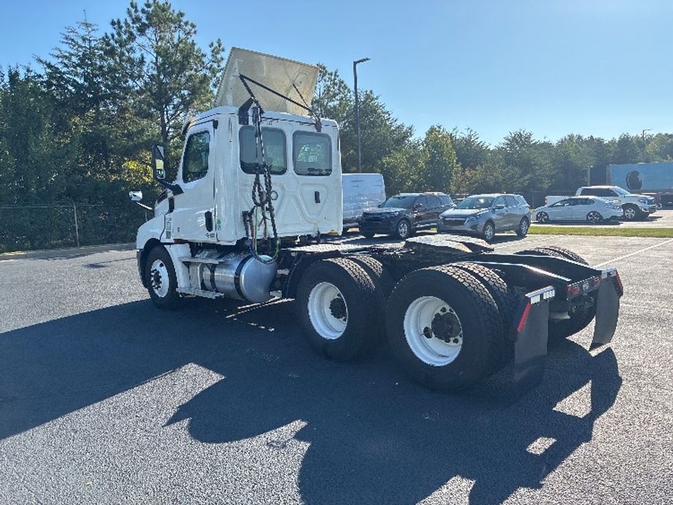 Day Cab Tractor-Heavy Duty Tractors-Freightliner-2020-T12664ST-Greenville-SC-568,900\n\t\tmiles-$ 36,750 - Image 5