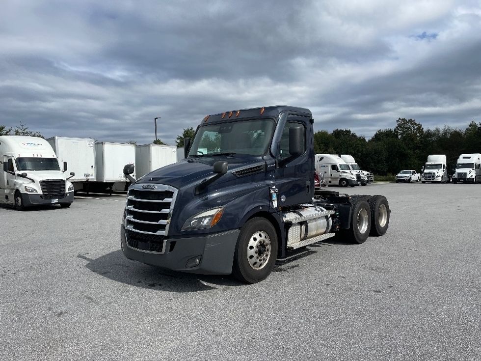Day Cab Tractor-Heavy Duty Tractors-Freightliner-2020-T12664ST-Greenville-SC-575,982\n\t\tmiles-$ 37,750 - Image 3