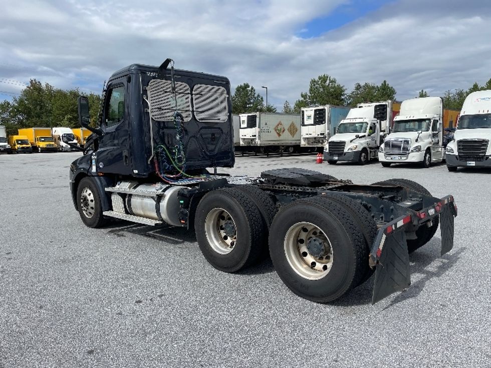 Day Cab Tractor-Heavy Duty Tractors-Freightliner-2020-T12664ST-Greenville-SC-575,982\n\t\tmiles-$ 37,750 - Image 5