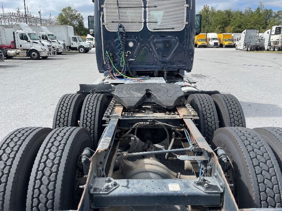 Day Cab Tractor-Heavy Duty Tractors-Freightliner-2020-T12664ST-Greenville-SC-575,982\n\t\tmiles-$ 37,750 - Image 6