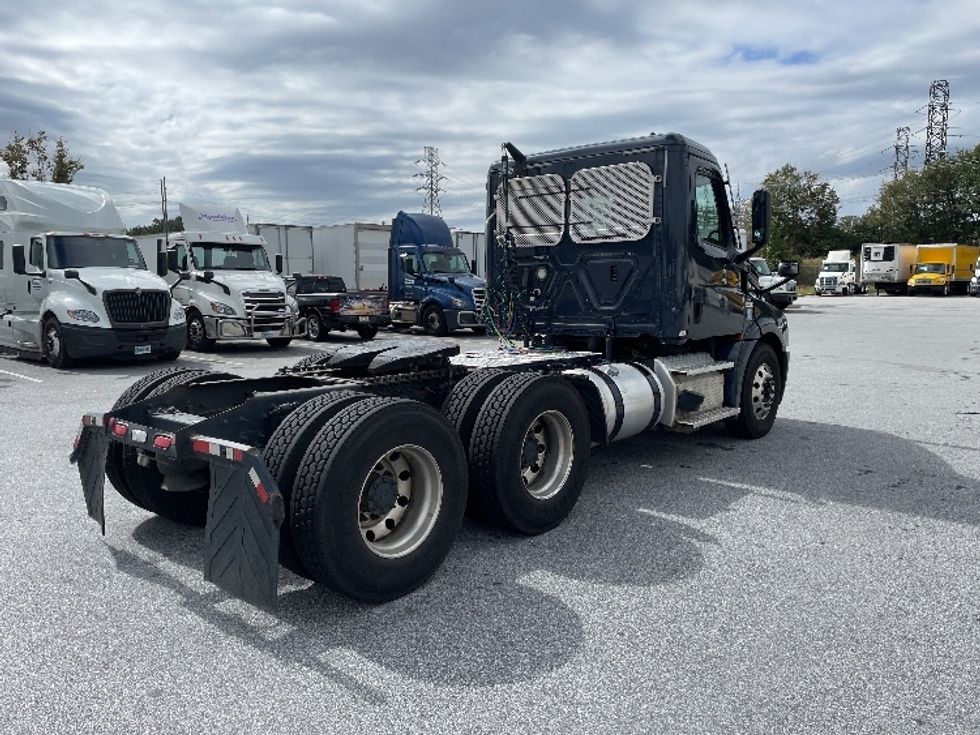 Day Cab Tractor-Heavy Duty Tractors-Freightliner-2020-T12664ST-Greenville-SC-575,982\n\t\tmiles-$ 37,750 - Image 7