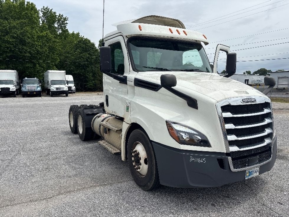 Day Cab Tractor-Heavy Duty Tractors-Freightliner-2020-T12664ST-Greer-SC-365,420\n\t\tmiles-$ 50,250 - Image 1