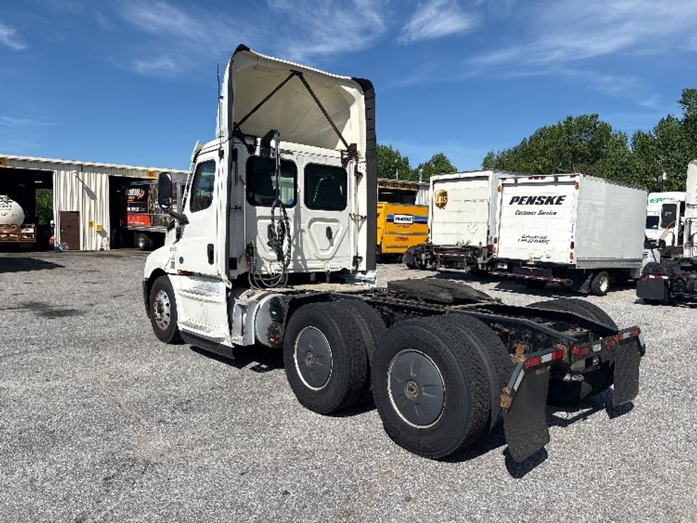 Day Cab Tractor-Heavy Duty Tractors-Freightliner-2020-T12664ST-Greer-SC-525,568\n\t\tmiles-$ 44,250 - Image 4