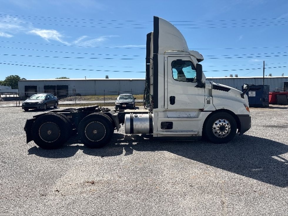 Day Cab Tractor-Heavy Duty Tractors-Freightliner-2020-T12664ST-Greer-SC-525,568\n\t\tmiles-$ 44,250 - Image 7