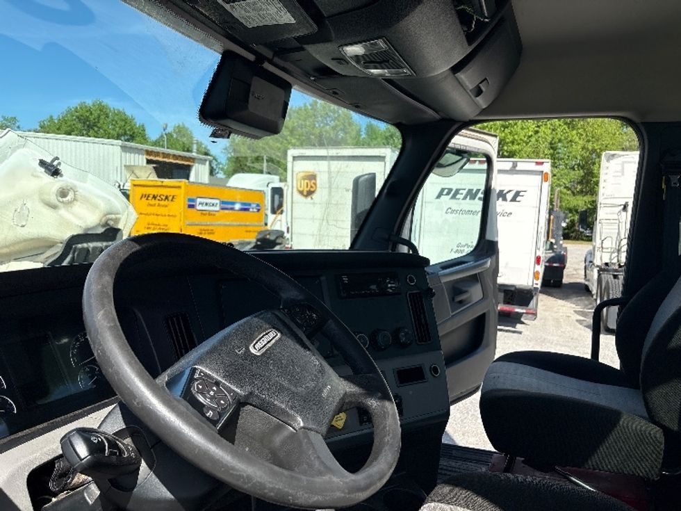 Day Cab Tractor-Heavy Duty Tractors-Freightliner-2020-T12664ST-Greer-SC-525,568\n\t\tmiles-$ 44,250 - Image 9