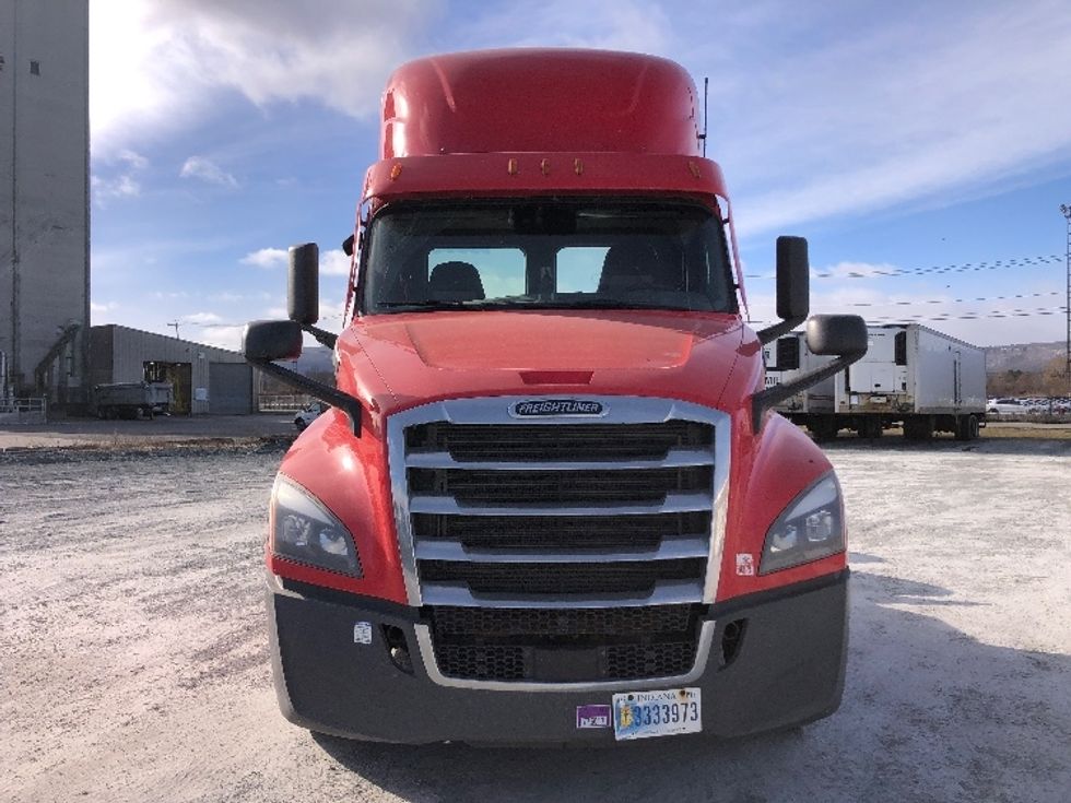 2020 Freightliner Cascadia 126" Day cab photo 2