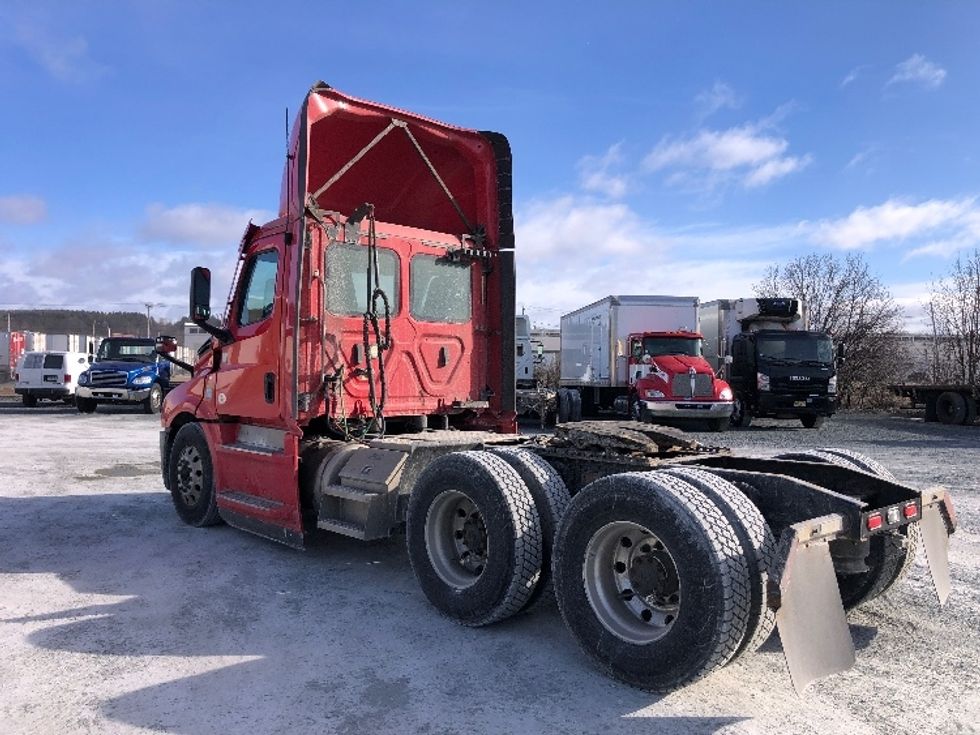 2020 Freightliner Cascadia 126" Day cab photo 5