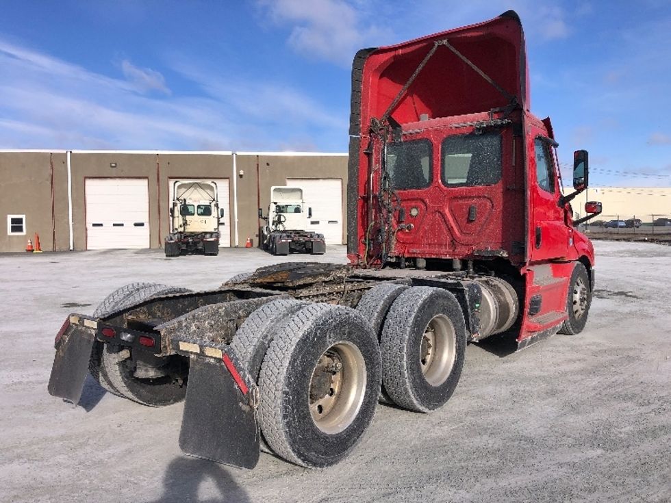 2020 Freightliner Cascadia 126" Day cab photo 7