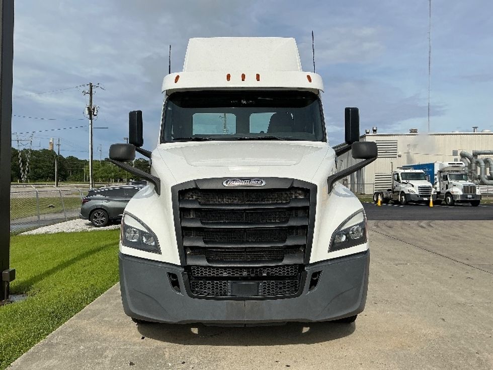Day Cab Tractor-Heavy Duty Tractors-Freightliner-2020-T12664ST-Gulfport-MS-383,861\n\t\tmiles-$ 50,500 - Image 2