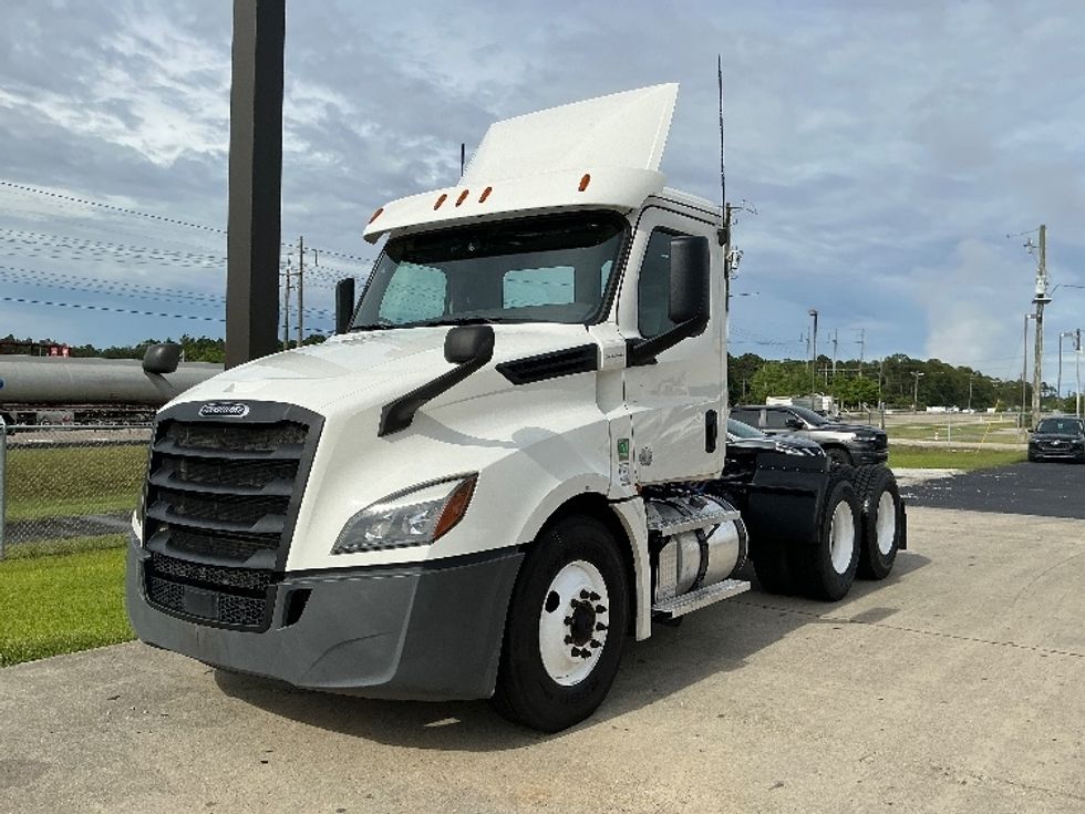Day Cab Tractor-Heavy Duty Tractors-Freightliner-2020-T12664ST-Gulfport-MS-383,861\n\t\tmiles-$ 50,500 - Image 3