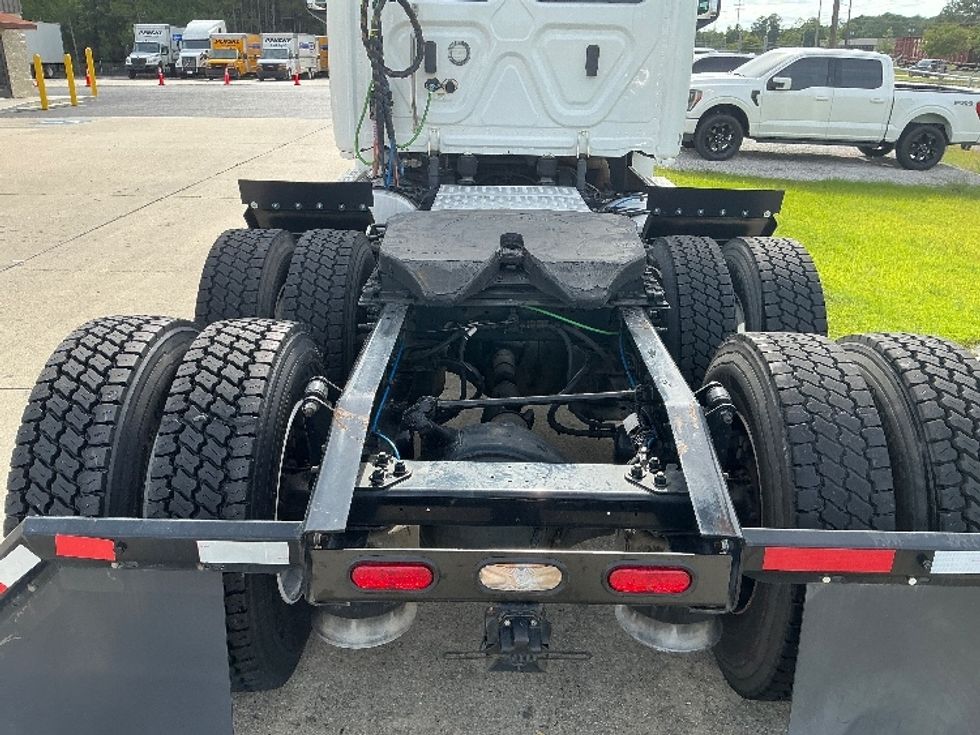 Day Cab Tractor-Heavy Duty Tractors-Freightliner-2020-T12664ST-Gulfport-MS-383,861\n\t\tmiles-$ 50,500 - Image 6