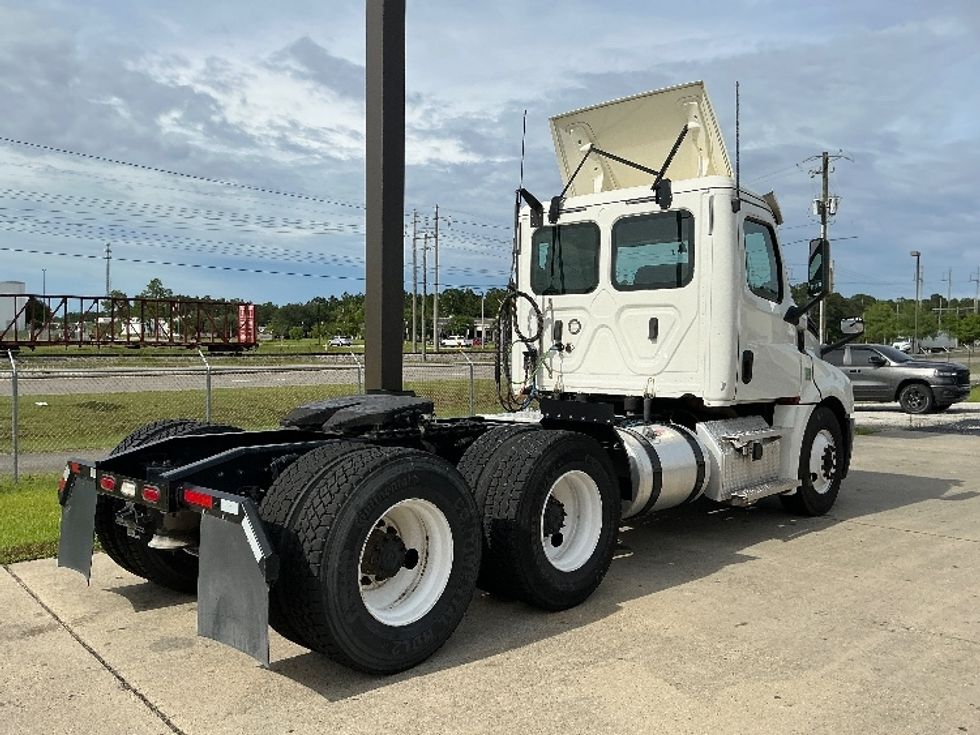 Day Cab Tractor-Heavy Duty Tractors-Freightliner-2020-T12664ST-Gulfport-MS-383,861\n\t\tmiles-$ 50,500 - Image 7