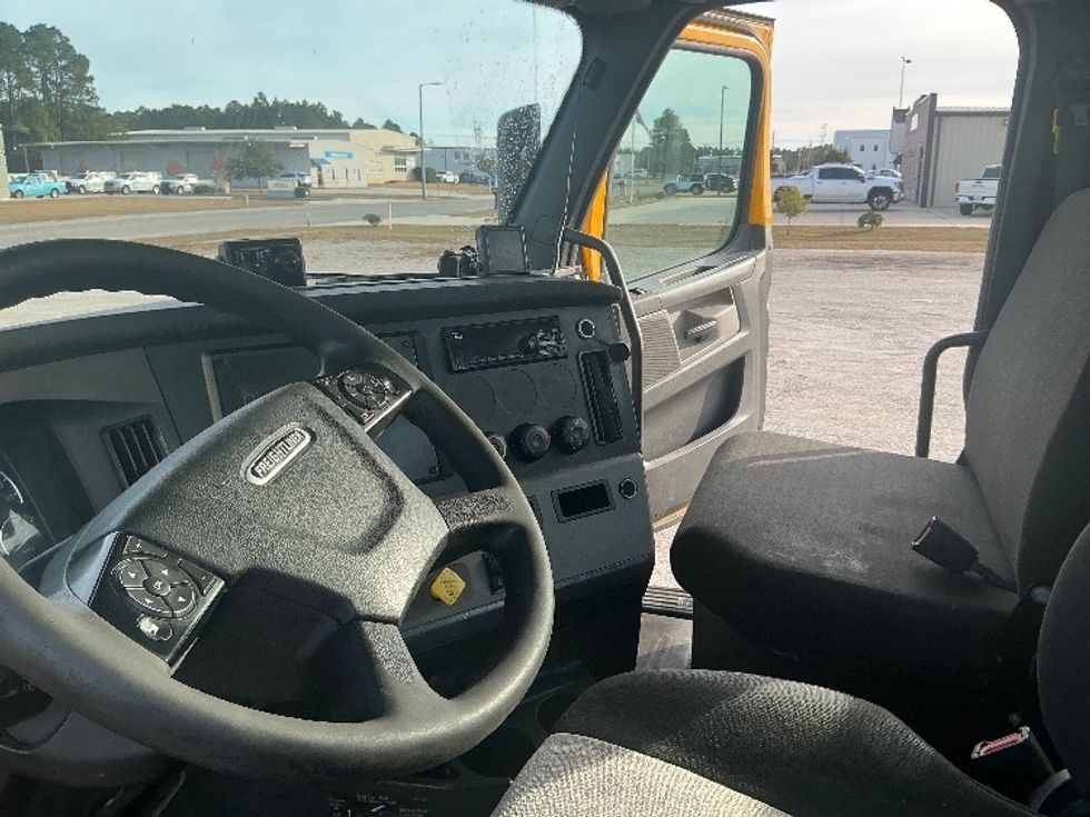 Day Cab Tractor-Heavy Duty Tractors-Freightliner-2020-T12664ST-Gulfport-MS-700,387\n\t\tmiles-$ 31,750 - Image 10