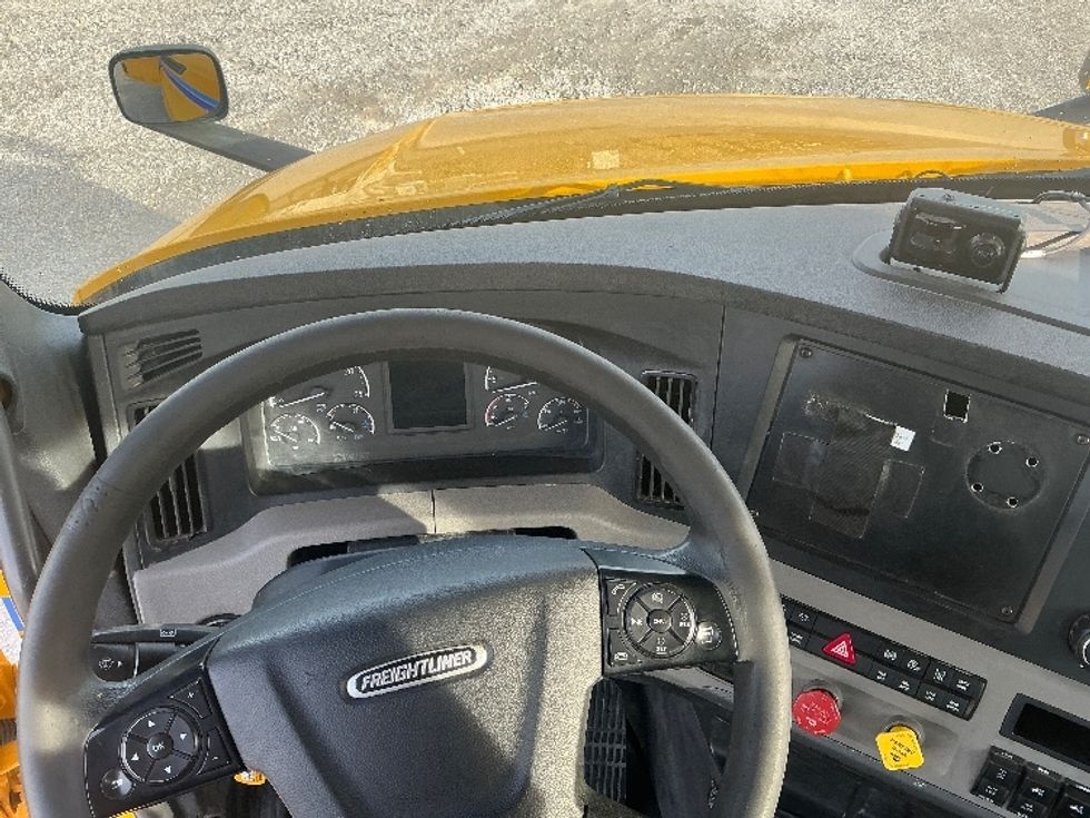 Day Cab Tractor-Heavy Duty Tractors-Freightliner-2020-T12664ST-Gulfport-MS-700,387\n\t\tmiles-$ 31,750 - Image 11