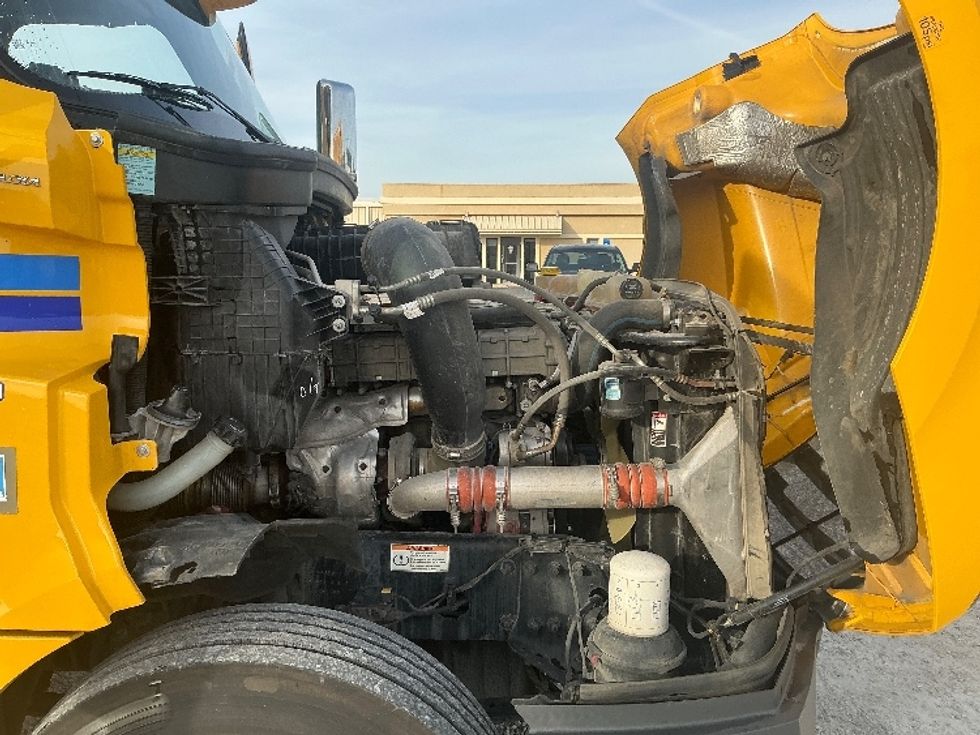 Day Cab Tractor-Heavy Duty Tractors-Freightliner-2020-T12664ST-Gulfport-MS-700,387\n\t\tmiles-$ 31,750 - Image 15