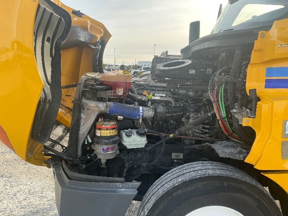 Day Cab Tractor-Heavy Duty Tractors-Freightliner-2020-T12664ST-Gulfport-MS-700,387\n\t\tmiles-$ 31,750 - Image 16