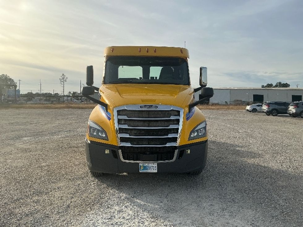 Day Cab Tractor-Heavy Duty Tractors-Freightliner-2020-T12664ST-Gulfport-MS-700,387\n\t\tmiles-$ 31,750 - Image 2