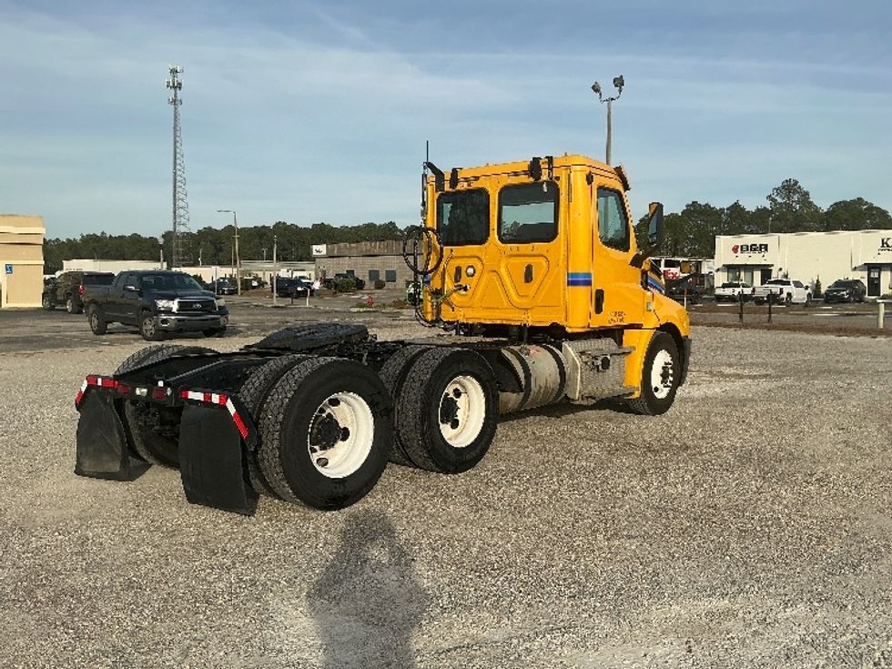 Day Cab Tractor-Heavy Duty Tractors-Freightliner-2020-T12664ST-Gulfport-MS-700,387\n\t\tmiles-$ 31,750 - Image 7