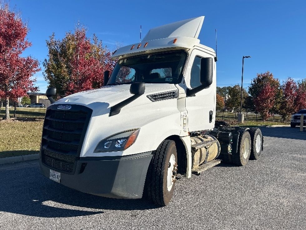 Day Cab Tractor-Heavy Duty Tractors-Freightliner-2020-T12664ST-Hammond-LA-162,573\n\t\tmiles-$ 66,750 - Image 3