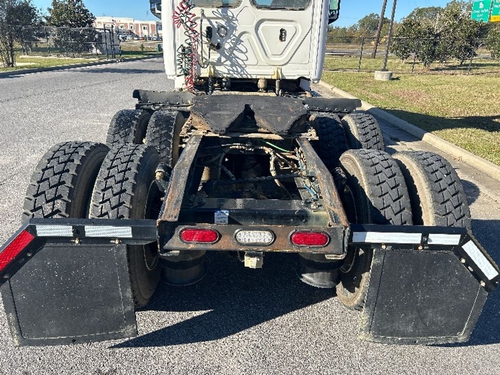 Day Cab Tractor-Heavy Duty Tractors-Freightliner-2020-T12664ST-Hammond-LA-162,573\n\t\tmiles-$ 66,750 - Image 6