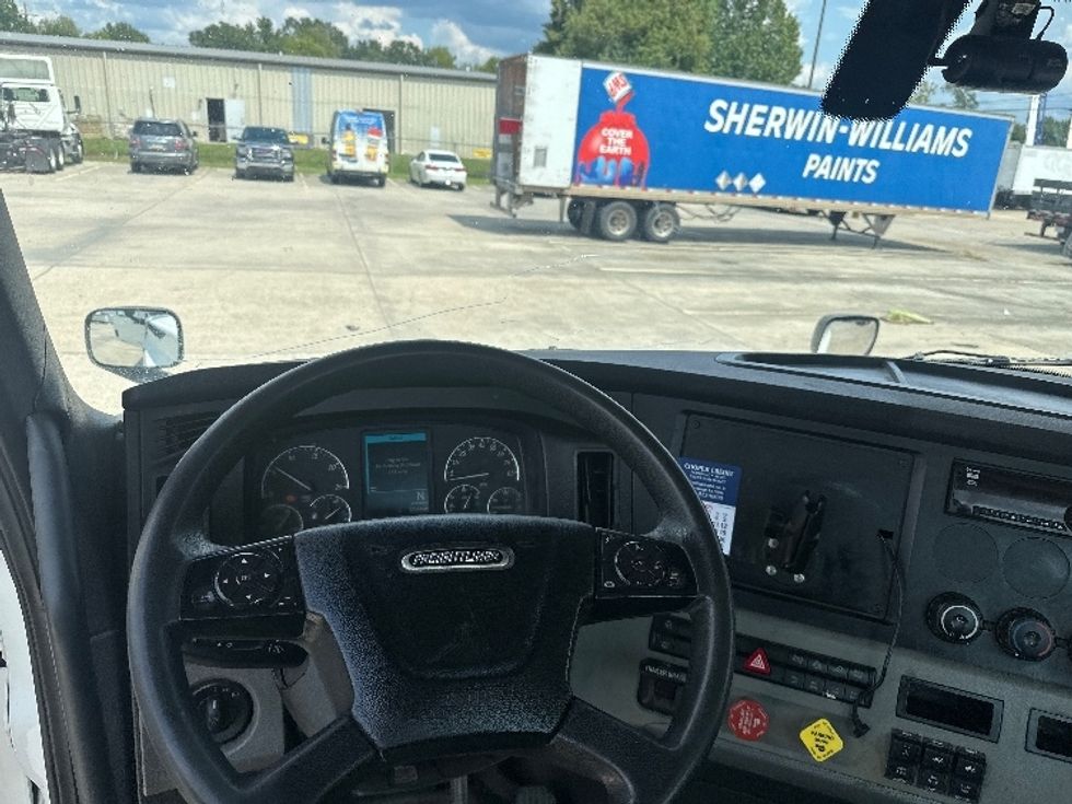 Day Cab Tractor-Heavy Duty Tractors-Freightliner-2020-T12664ST-Hammond-LA-235,550\n\t\tmiles-$ 66,000 - Image 11