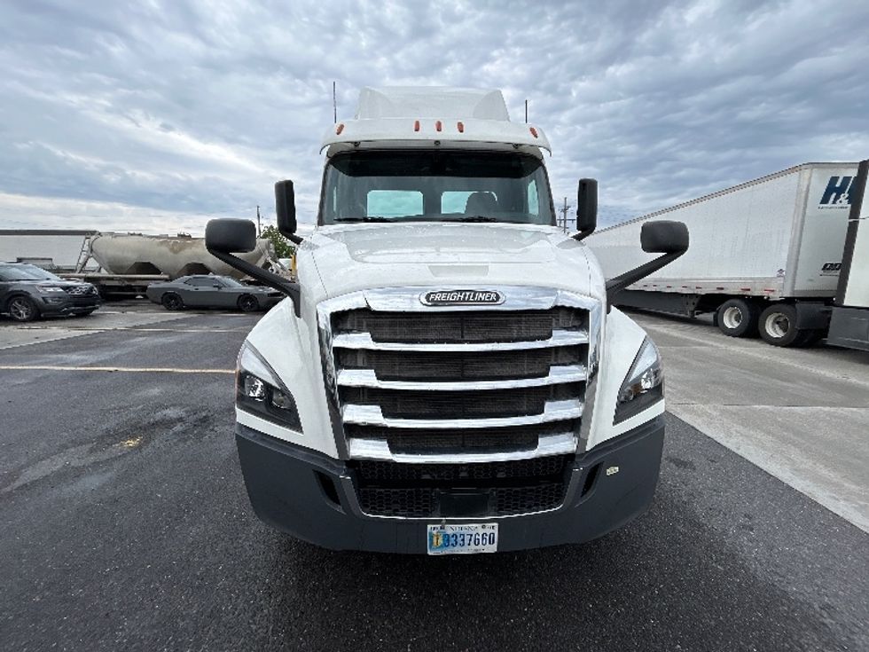 Day Cab Tractor-Heavy Duty Tractors-Freightliner-2020-T12664ST-Hammond-LA-294,170\n\t\tmiles-$ 64,250 - Image 2