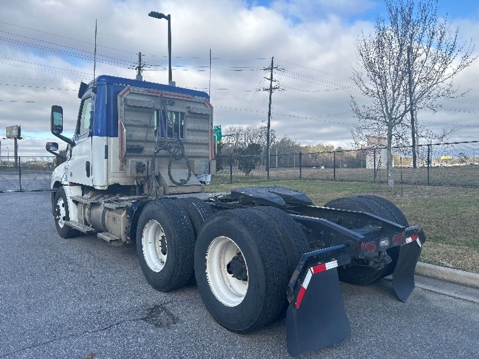 Day Cab Tractor-Heavy Duty Tractors-Freightliner-2020-T12664ST-Hammond-LA-304,302\n\t\tmiles-$ 52,750 - Image 5