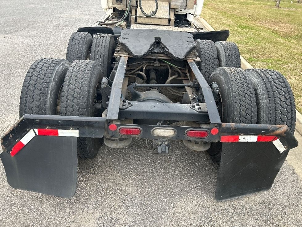 Day Cab Tractor-Heavy Duty Tractors-Freightliner-2020-T12664ST-Hammond-LA-304,302\n\t\tmiles-$ 52,750 - Image 6