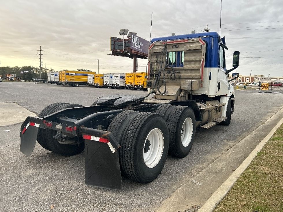 Day Cab Tractor-Heavy Duty Tractors-Freightliner-2020-T12664ST-Hammond-LA-304,302\n\t\tmiles-$ 52,750 - Image 7