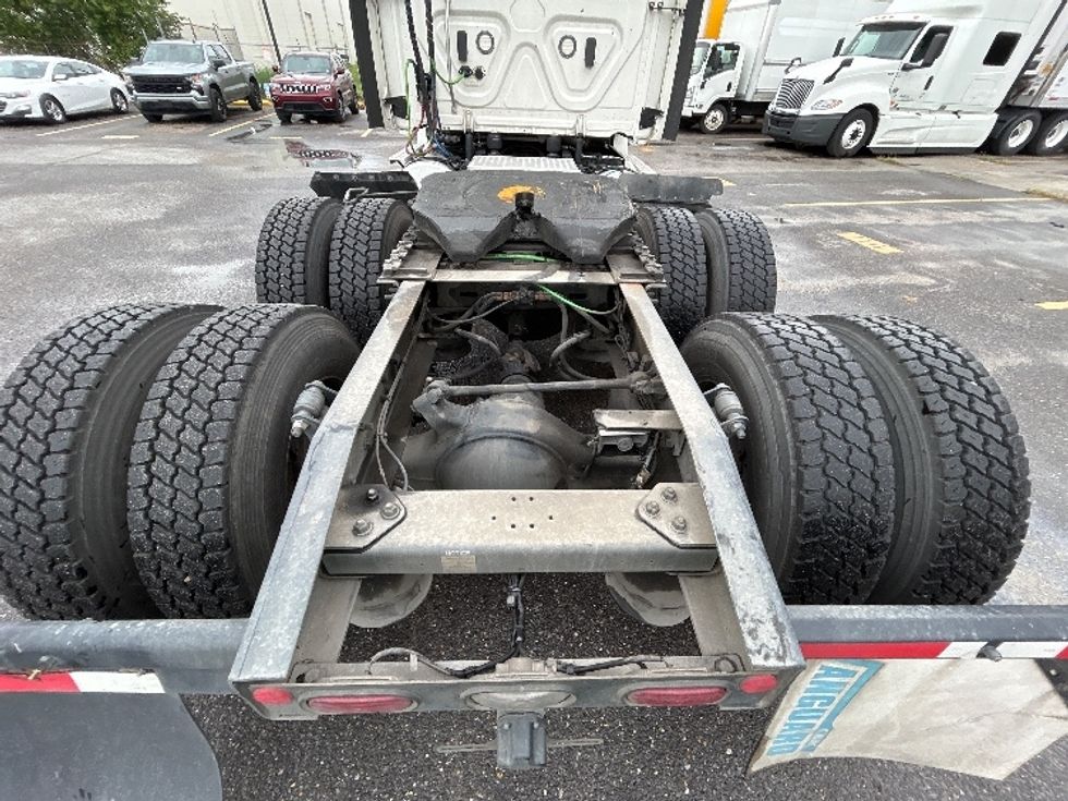 Day Cab Tractor-Heavy Duty Tractors-Freightliner-2020-T12664ST-Hammond-LA-342,945\n\t\tmiles-$ 61,500 - Image 6