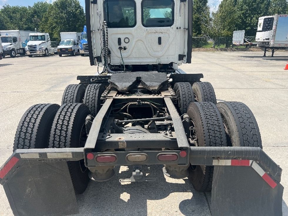 Day Cab Tractor-Heavy Duty Tractors-Freightliner-2020-T12664ST-Hammond-LA-412,991\n\t\tmiles-$ 57,000 - Image 6