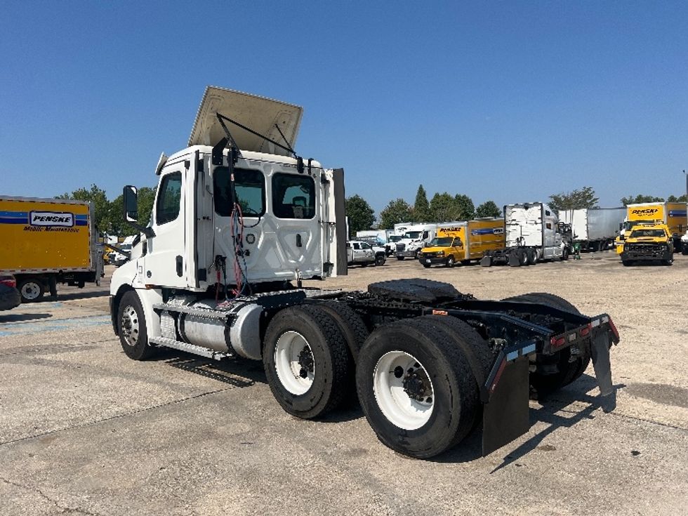 Day Cab Tractor-Heavy Duty Tractors-Freightliner-2020-T12664ST-Hammond-LA-413,706\n\t\tmiles-$ 55,750 - Image 5