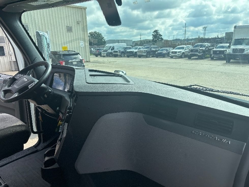 Day Cab Tractor-Heavy Duty Tractors-Freightliner-2020-T12664ST-Hammond-LA-460,249\n\t\tmiles-$ 48,250 - Image 13