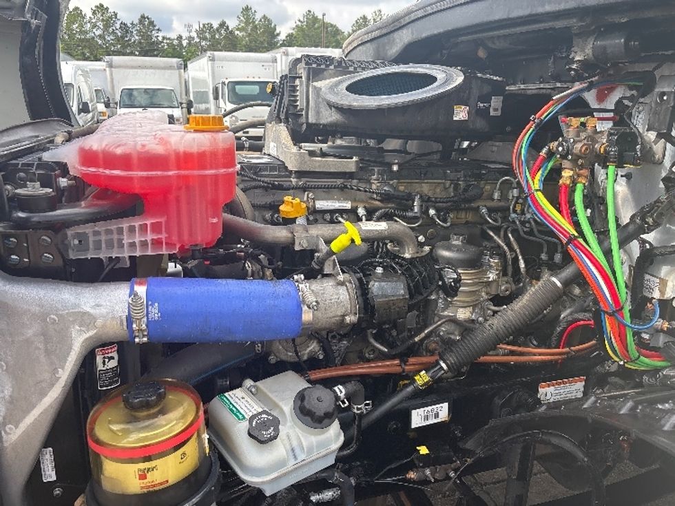 Day Cab Tractor-Heavy Duty Tractors-Freightliner-2020-T12664ST-Hammond-LA-460,249\n\t\tmiles-$ 48,250 - Image 16