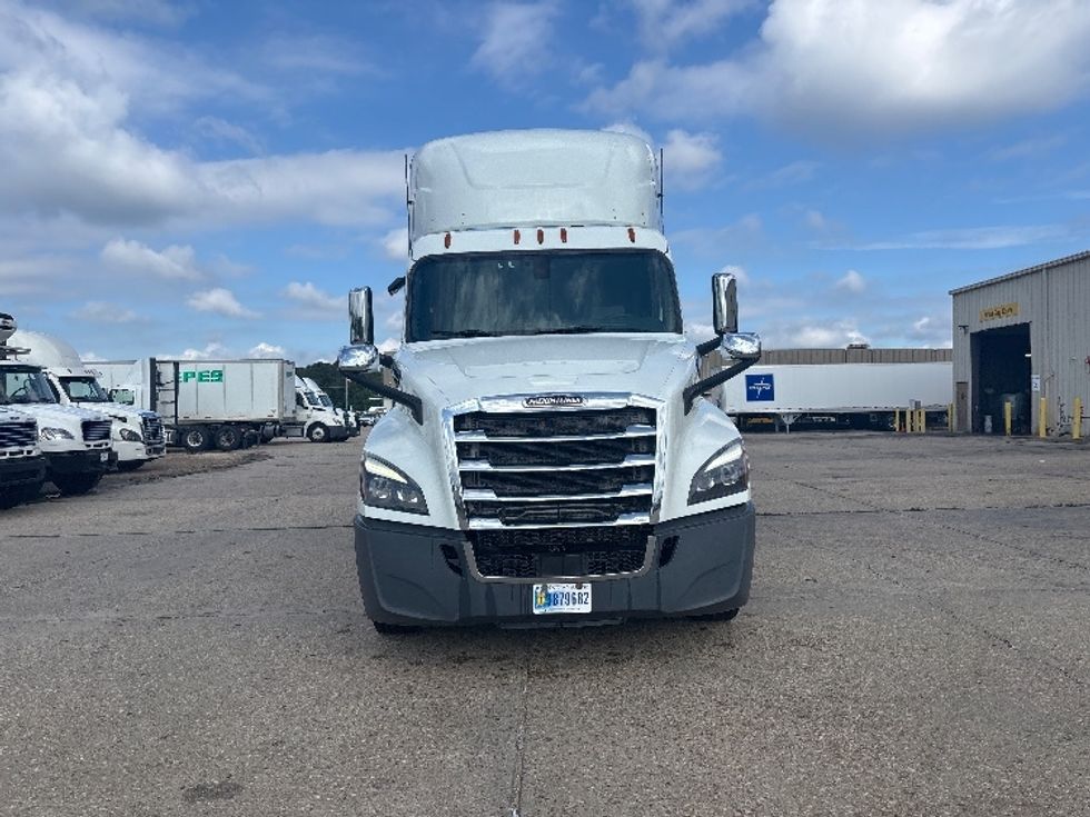 Day Cab Tractor-Heavy Duty Tractors-Freightliner-2020-T12664ST-Hammond-LA-460,249\n\t\tmiles-$ 48,250 - Image 2