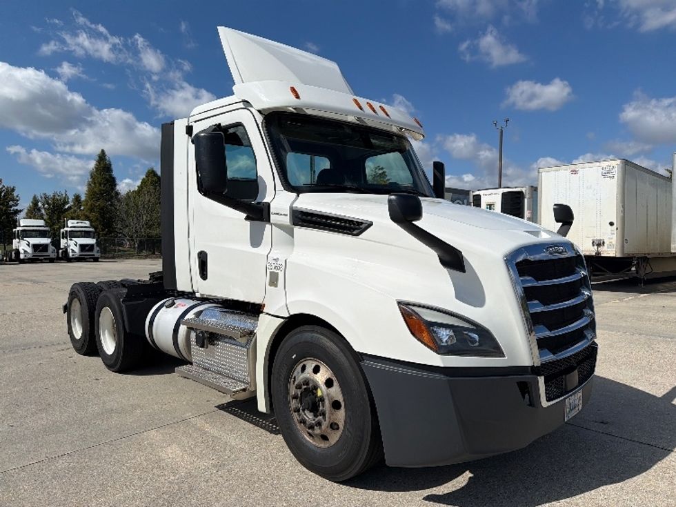 Day Cab Tractor-Heavy Duty Tractors-Freightliner-2020-T12664ST-Hammond-LA-478,369\n\t\tmiles-$ 47,000 - Image 1