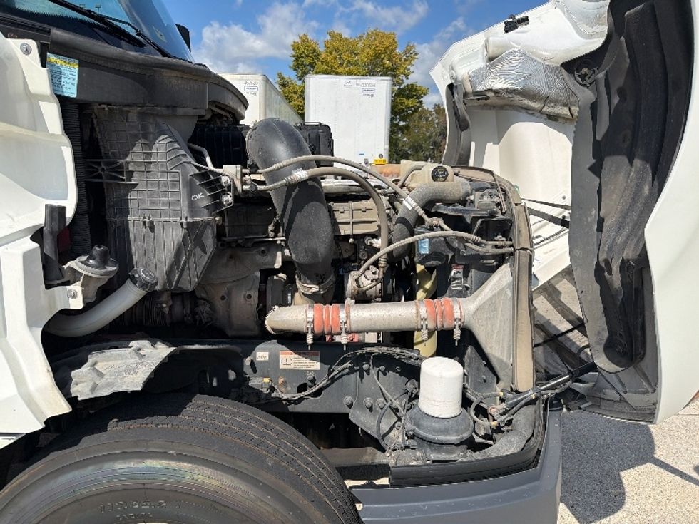 Day Cab Tractor-Heavy Duty Tractors-Freightliner-2020-T12664ST-Hammond-LA-478,369\n\t\tmiles-$ 47,000 - Image 14