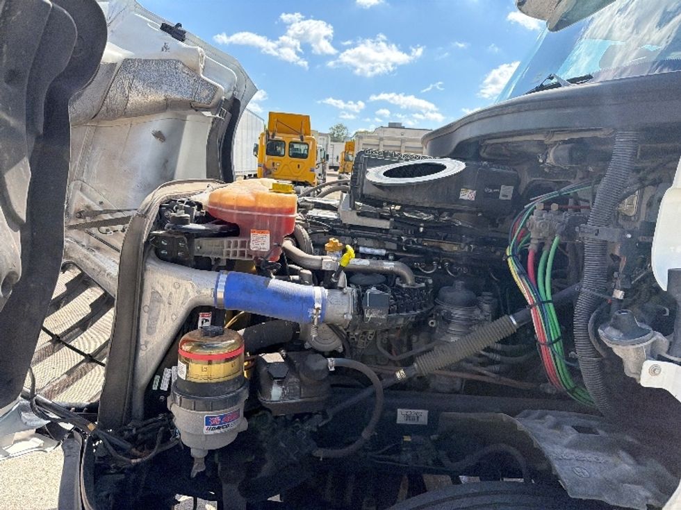 Day Cab Tractor-Heavy Duty Tractors-Freightliner-2020-T12664ST-Hammond-LA-478,369\n\t\tmiles-$ 47,000 - Image 15